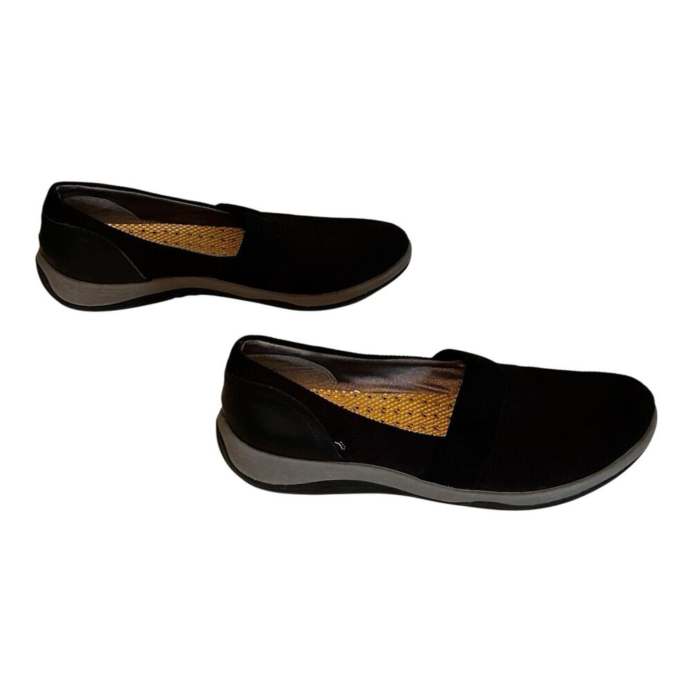 Baretraps Women's Black Loafers "Julianne" Size 9M Comfort Shoes Flats Slip-On